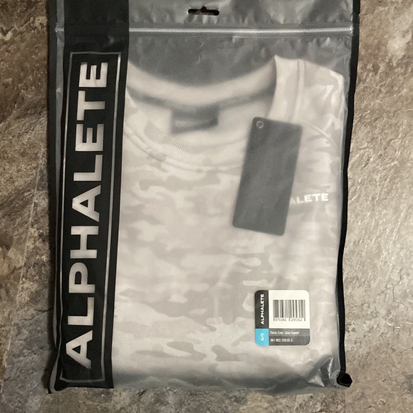 NWT - Ladies Alphalete Classic Crew Crop Sweatshirt (S) - Picture 2 of 7
